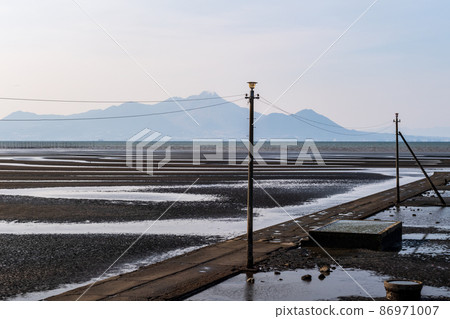 Sunset scenery dyed on the shore of the landscape at dusk Sunset scenery dyed on the shore of the landscape at dusk 86971007