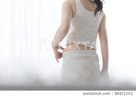 拿著胃肉的婦女 86971201