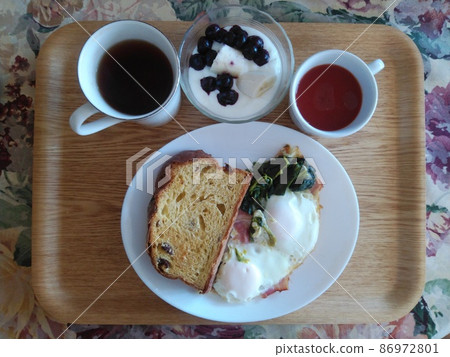 Breakfast of fried egg Breakfast of fried egg 86972801