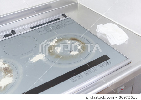 Cleaning the IH stove 86973613