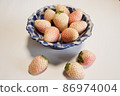 White strawberry 86974004