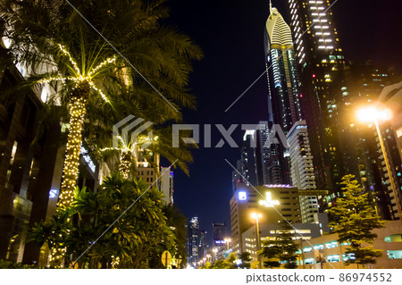 阿拉伯聯合酋長國迪拜摩天大樓的夜景 阿拉伯聯合酋長國迪拜摩天大樓的夜景 86974552