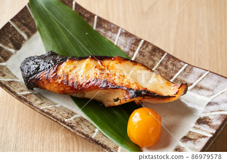 Grilled Nishikyo with silver cod 86979578