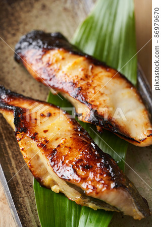 Grilled Nishikyo with silver cod 86979670