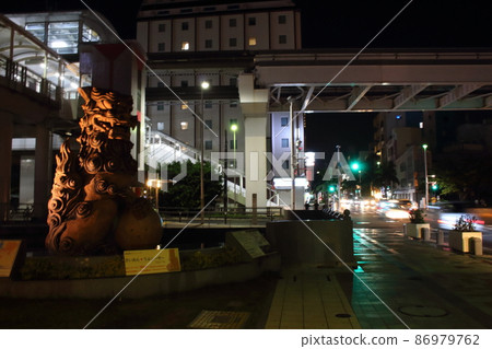 Okinawa Kokusai-dori night view 86979762