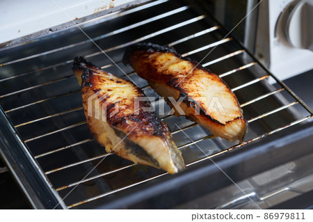 Grill sablefish Saikyo-yaki 86979811