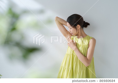 美女20後上臂 美女20後上臂 86980684