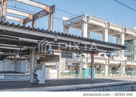 愛知縣知立市，正在進行交叉工程的車站大樓附近的名鐵知立站 86981366