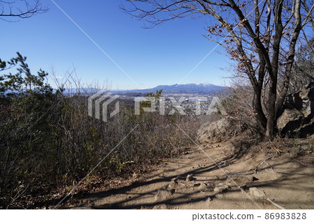 Kiryu City Hachioji Hills Paddy Mountain Pass 到 Chausuyama 徒步路線 從 Chausuyama 正下方的視圖到 Kiryu 市 86983828