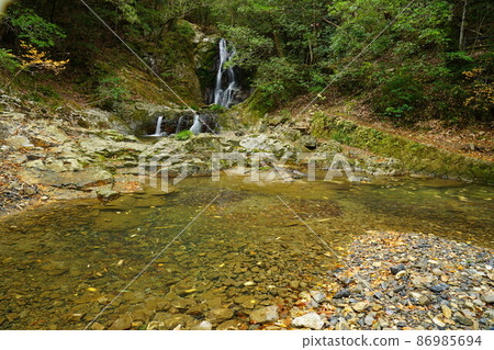 A panoramic view of Kotobiki Waterfall in late autumn 7 Mimasaka City, Okayama Prefecture A panoramic view of Kotobiki Waterfall in late autumn 7 Mimasaka City, Okayama Prefecture 86985694
