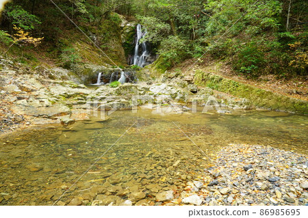 A panoramic view of Kotobiki Waterfall in late autumn 8 Mimasaka City, Okayama Prefecture A panoramic view of Kotobiki Waterfall in late autumn 8 Mimasaka City, Okayama Prefecture 86985695
