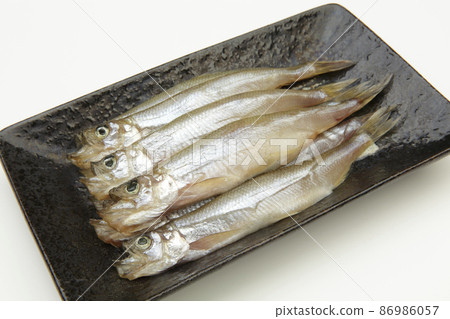 Maru-dried shishamo from Hokkaido 86986057