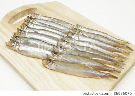 Maru-dried shishamo from Hokkaido 86986070