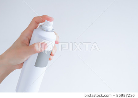 Female hand to spray Female hand to spray 86987256