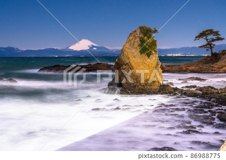 《Kanagawa Prefecture》 Mt. Fuji and Tateishi Park in Akiya 86988775