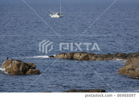 漁船駛離哈恩海角 漁船駛離哈恩海角 86988897