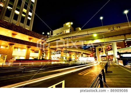 Night view of Higashiikebukuro Junction on the Metropolitan Expressway No. 5 Ikebukuro Line adjacent to Sunshine 60 86989086