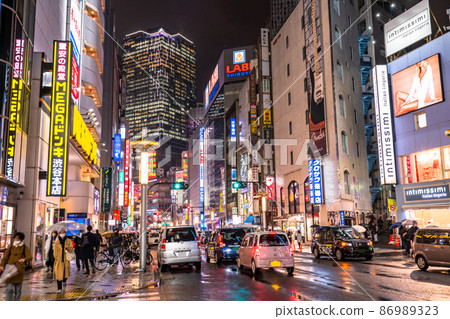《Tokyo》 Rainy downtown Shibuya, Tokyo 86989323