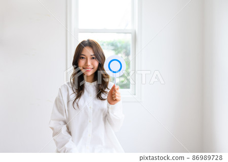 舉起盤子 86989728