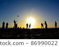 Silhouette to play on the beach of Asahi 86990022