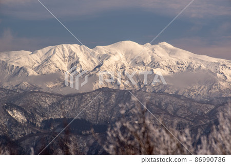 冬天從富士社岳眺望白山山頂 86990786