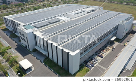 Aerial shot of solar power system 86992961