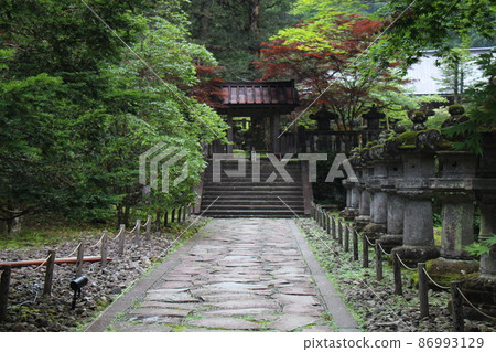 寺廟的雅緻景色 寺廟的雅緻景色 86993129