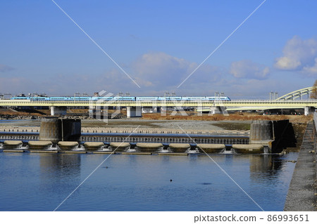 2月狛前115小田急線浪漫特快富士和多摩川宿河原水壩 86993651