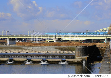 2月狛前117小田急線浪漫特快富士和多摩川宿河原水壩 2月狛前117小田急線浪漫特快富士和多摩川宿河原水壩 86993653