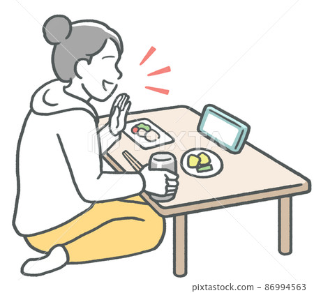 一邊吃米飯一邊向觀眾直播的微笑女人 一邊吃米飯一邊向觀眾直播的微笑女人 86994563