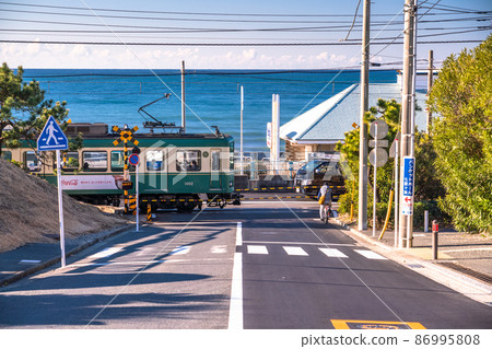 《神奈川縣》江之電/七成浜沿海鐵路道口 《神奈川縣》江之電/七成浜沿海鐵路道口 86995808
