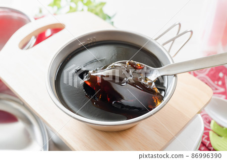 由明膠製成的咖啡果凍 由明膠製成的咖啡果凍 86996390