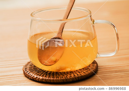 Warm yuzu tea Warm yuzu tea 86996988