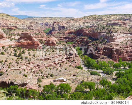 UT12 runs through Capitol Reef National Park, Utah, USA 86998014