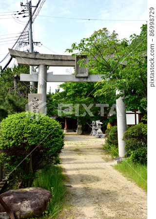 Yamabeoagata神社鳥居門 86998729