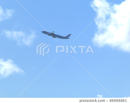 Departure plane 86998861