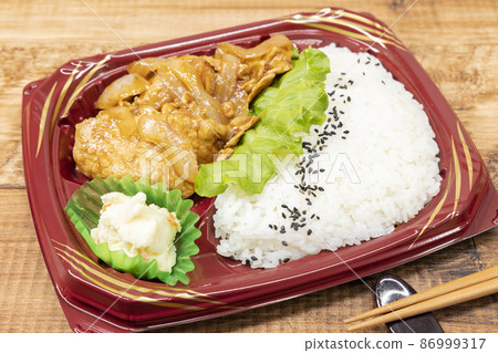 美味的豬肉燒烤午餐 美味的豬肉燒烤午餐 86999317