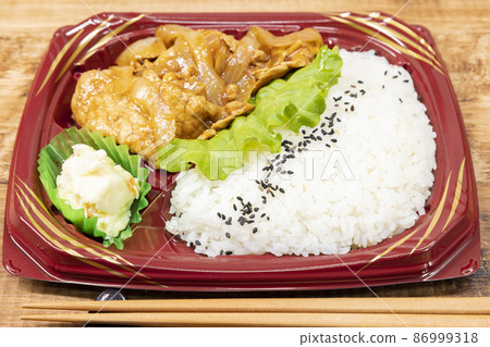 美味的豬肉燒烤午餐 86999318