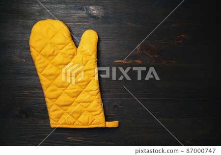 Yellow cooking glove 87000747