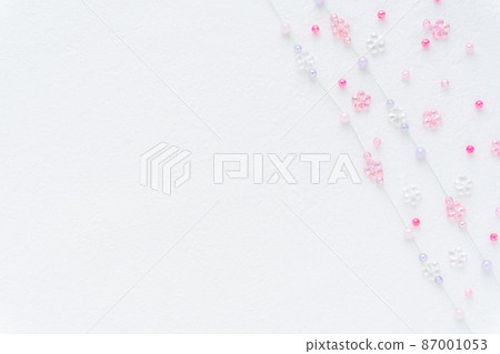 Simple background of floral beads 87001053