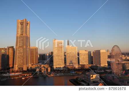 港未來在日出 港未來在日出 87001678