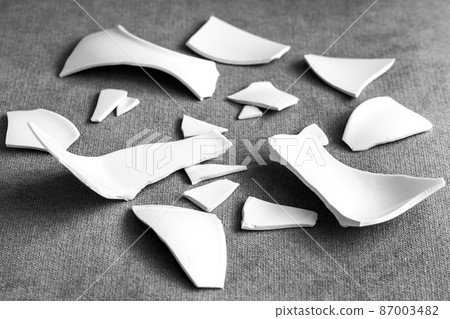 Broken Plate, Splinters, Fragments Broken Plate, Splinters, Fragments 87003482