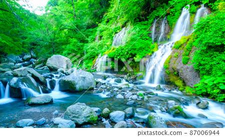 蒼龍瀑布（夏季） 87006944