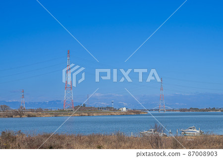 Scenery with a steel tower Kiso Three Rivers Nagara River 87008903