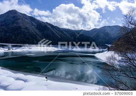 英源寺湖雪景 英源寺湖雪景 87009003