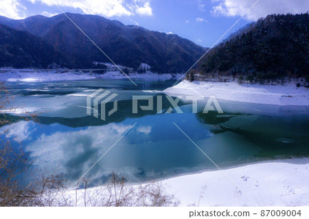 英源寺湖雪景 英源寺湖雪景 87009004
