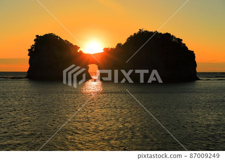 [和歌山縣]圓月島（高島）的夜景 87009249