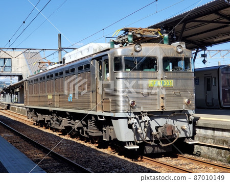 JR Freight EF81 type AC / DC electric locomotive (EF81 303) JR Freight EF81 type AC / DC electric locomotive (EF81 303) 87010149