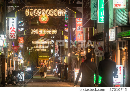 《神奈川縣》野毛胡同，懷舊的酒吧小鎮 87010745