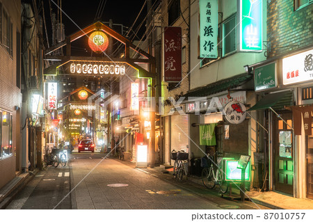 《Kanagawa Prefecture》 Noge alley, nostalgic bar town 87010757